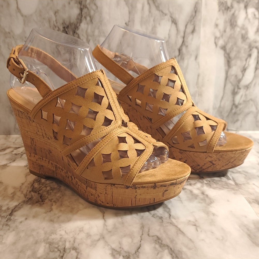 Franco‎ Sarto Women's Wedges/Heels Size 8.5M Shea Tan Perforated Cork Peep Toe
